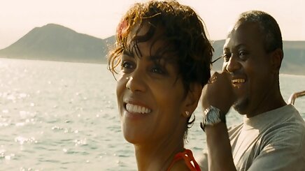 Slim u khó nhỏ trên bãi biển. sex nhat ky vang anh mp4