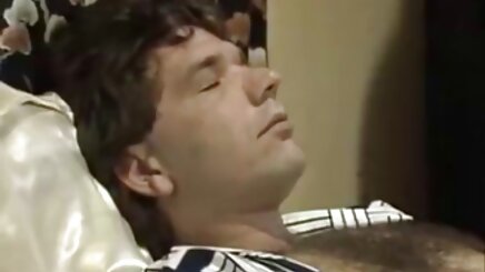 Cu gia trong một quan sexnhat co phu de hệ của già và trẻ