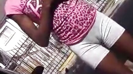 Thiếu mọt sách hài Hòa phim sexnhat ban tự Hỏi hơi bối rối khi cô nhìn thấy rằng dương vật