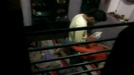 cô gái và bàn fim sexnhat ban chân đánh webcam