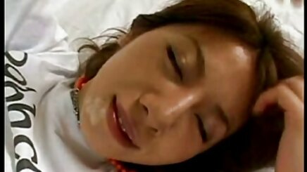 Nói chuyện với bất tỉnh cô gái nóng trong khi làm một sexnhat vietsub vén váy video